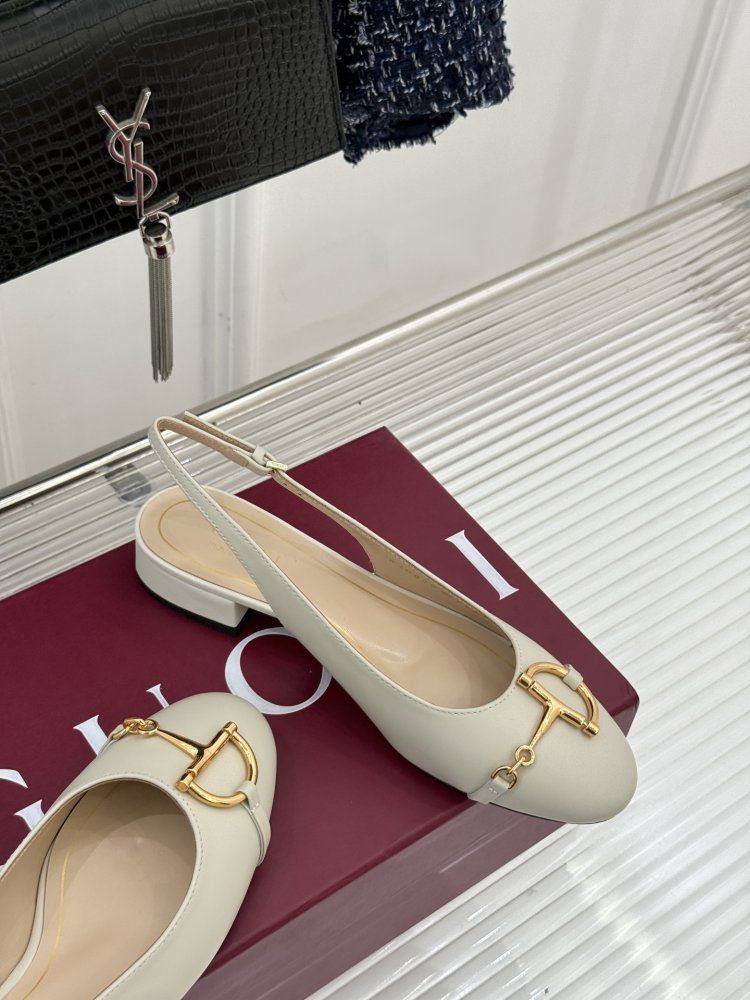 Босоножки фото 5