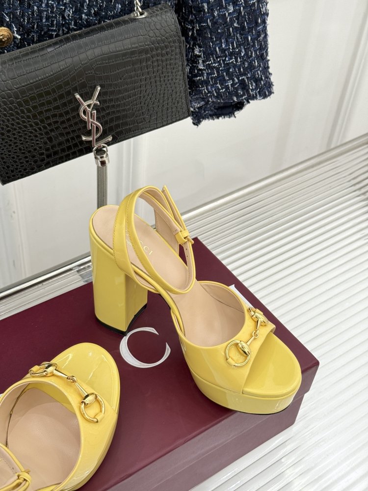 Босоножки фото 5