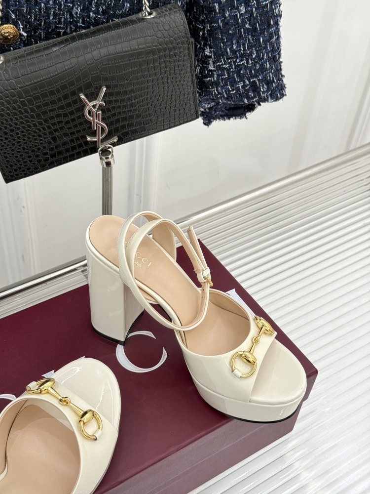 Босоножки фото 5