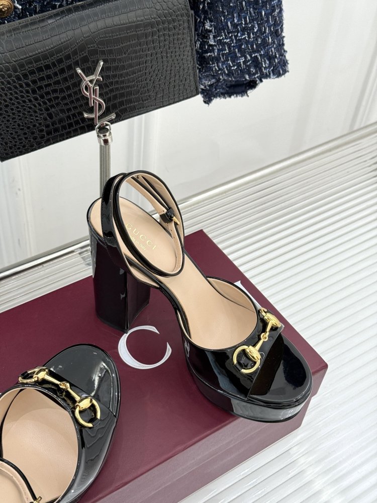 Босоножки фото 5