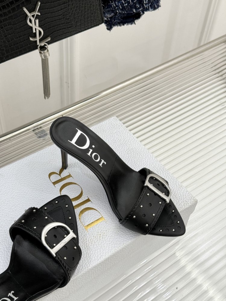 Босоножки фото 5