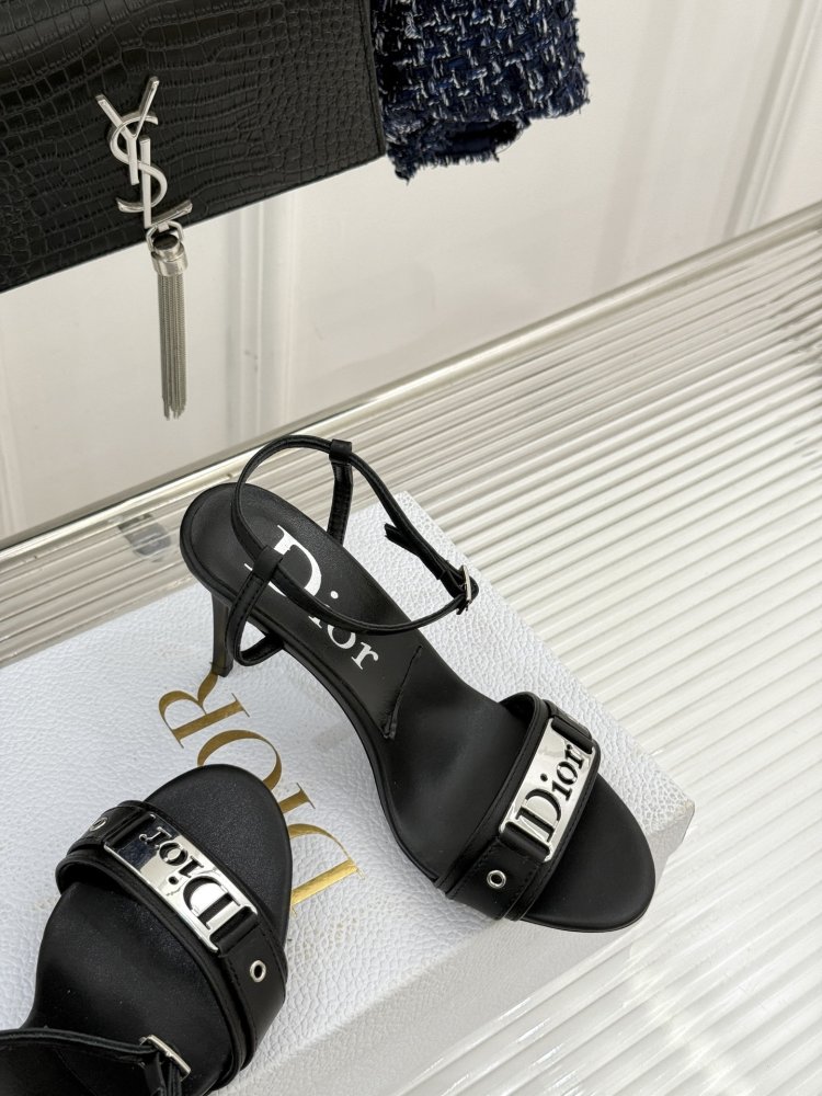 Босоножки фото 5