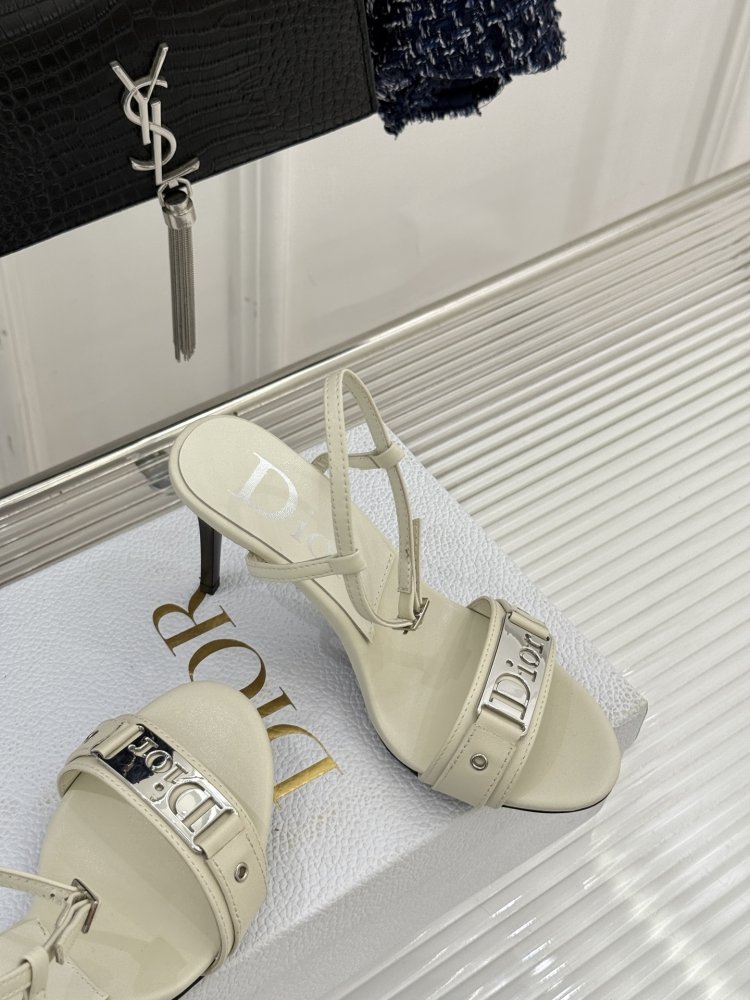 Босоножки фото 5