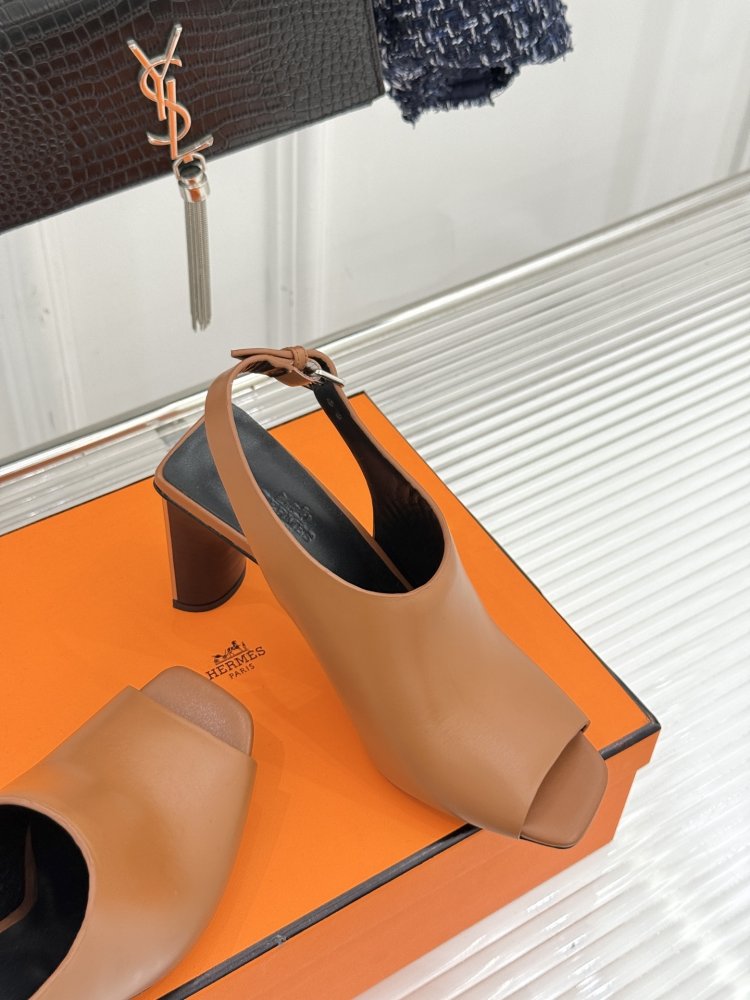 Босоножки фото 5