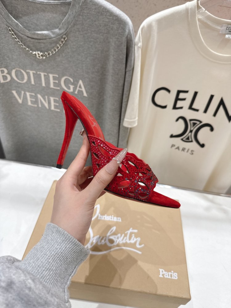 Босоножки фото 5