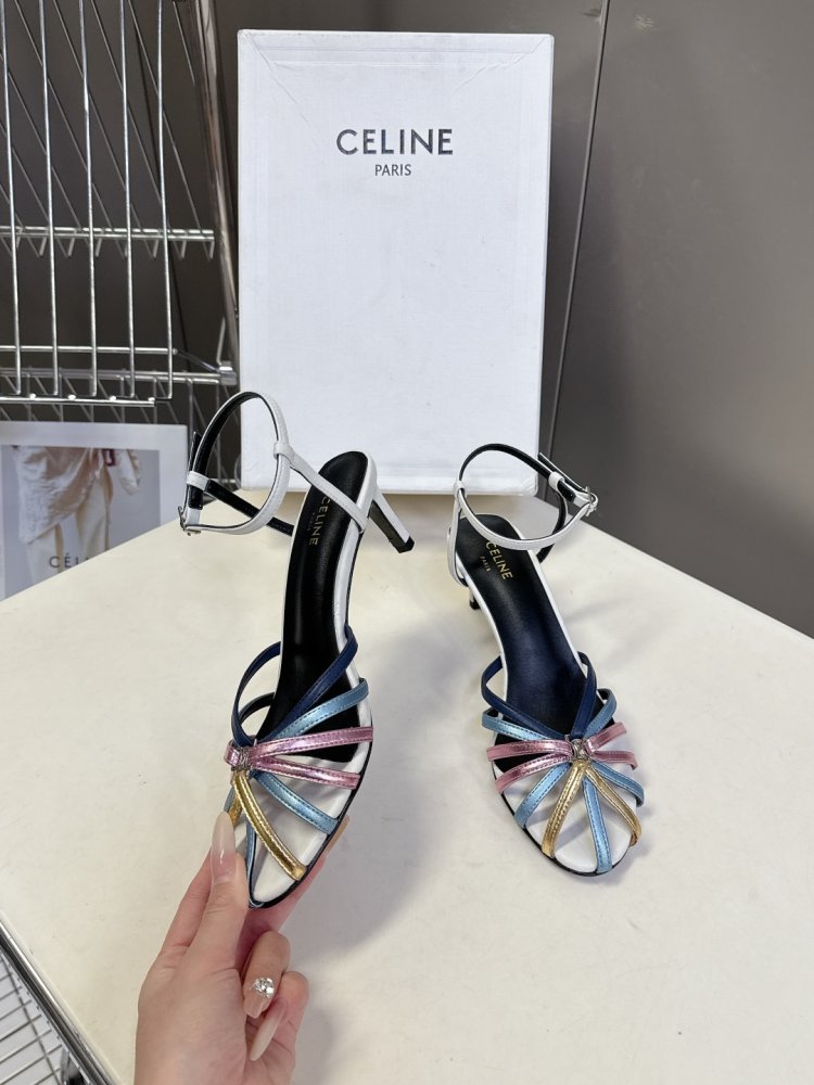 Босоножки фото 5