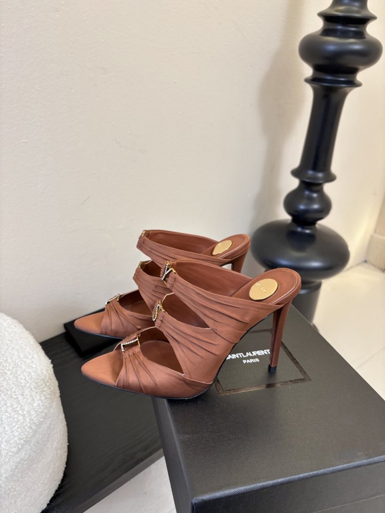 Босоножки фото 5