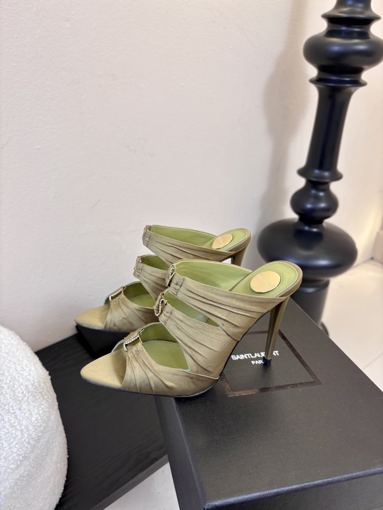 Босоножки фото 5