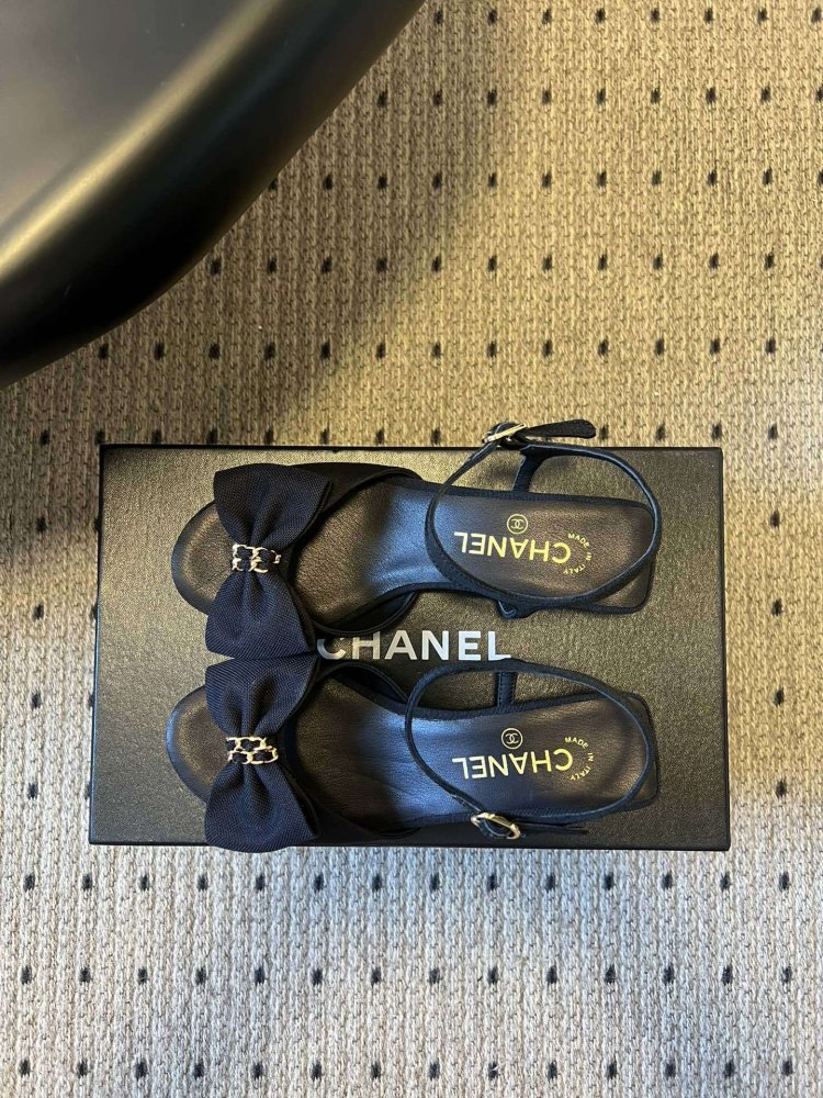 Босоножки фото 5