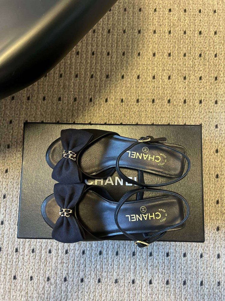 Босоножки фото 5