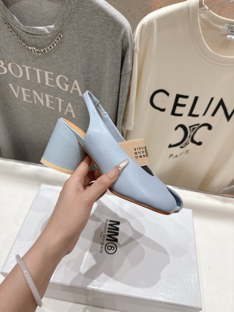 Босоножки фото 5