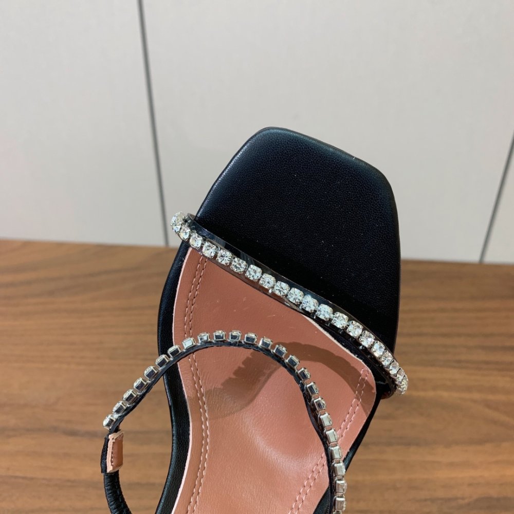 Босоножки фото 6