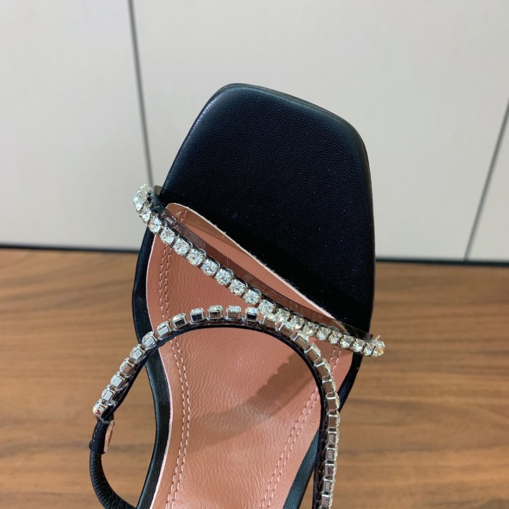 Босоножки фото 6