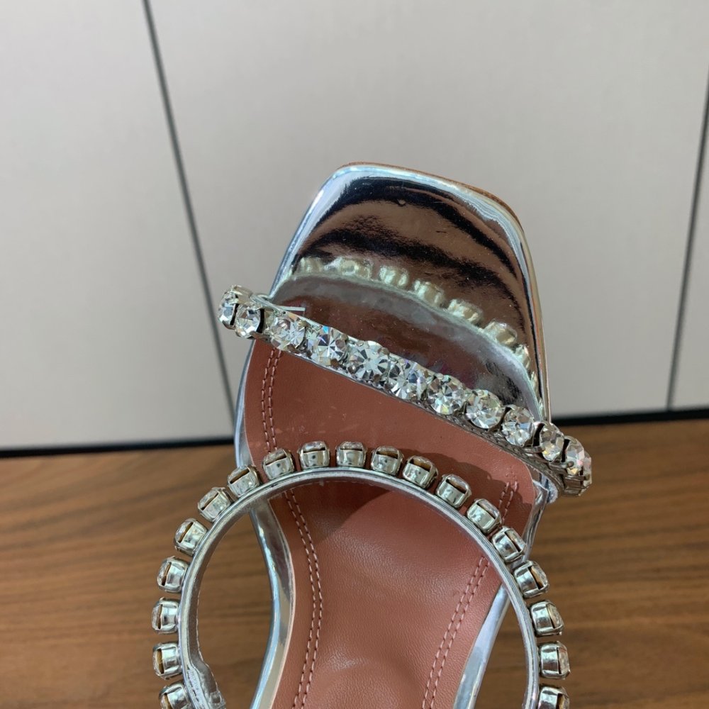 Босоножки фото 6