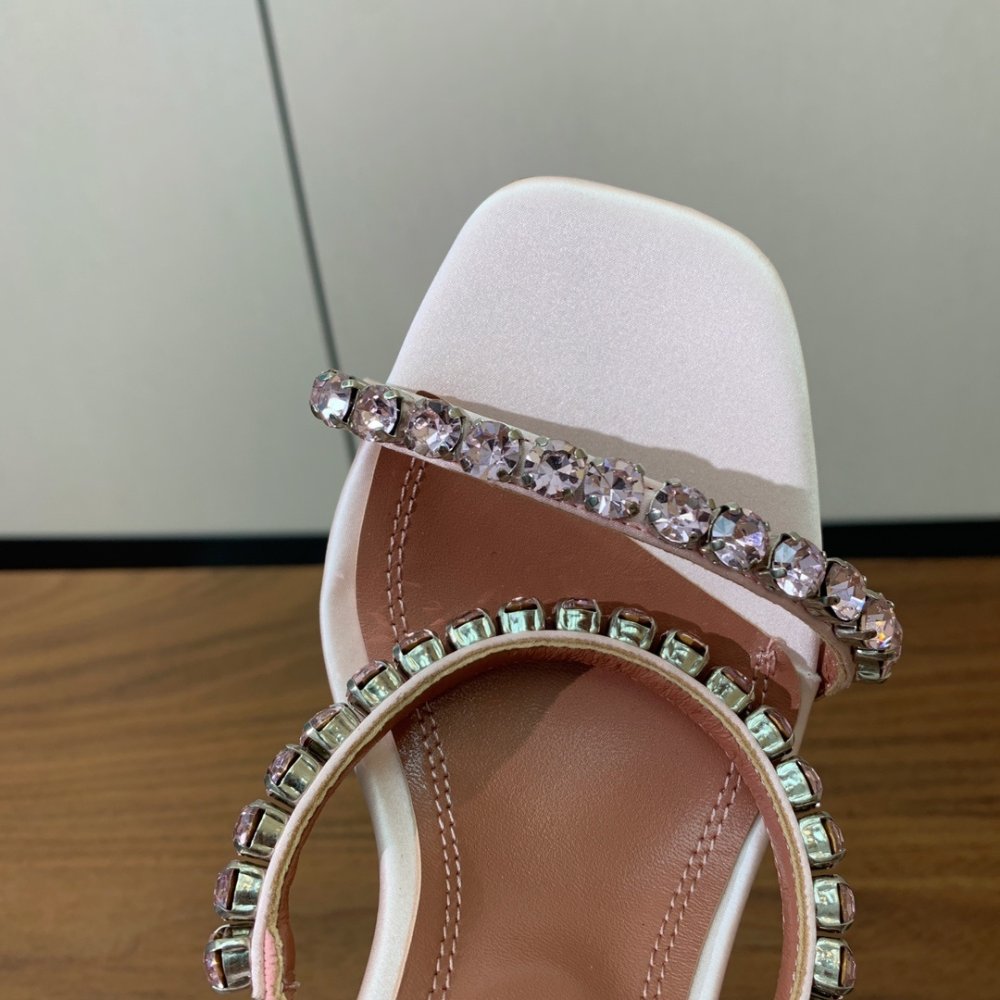 Босоножки фото 6