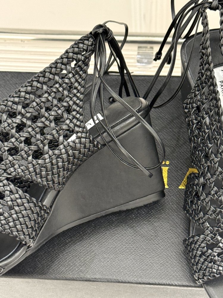 Босоніжки фото 6