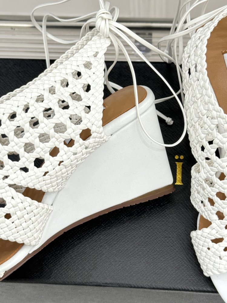 Босоніжки фото 6