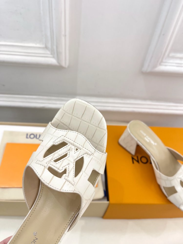 Босоножки фото 6