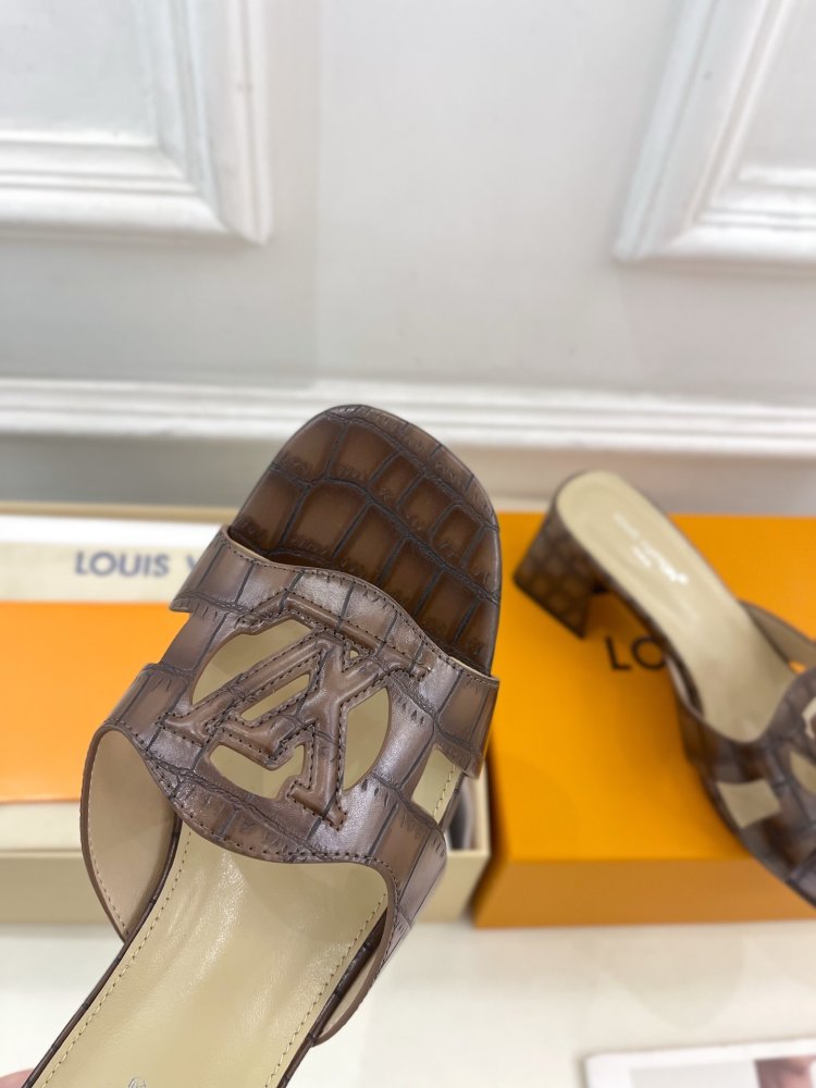 Босоножки фото 6