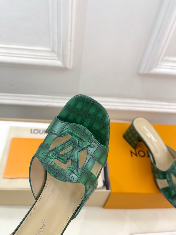 Босоножки фото 6