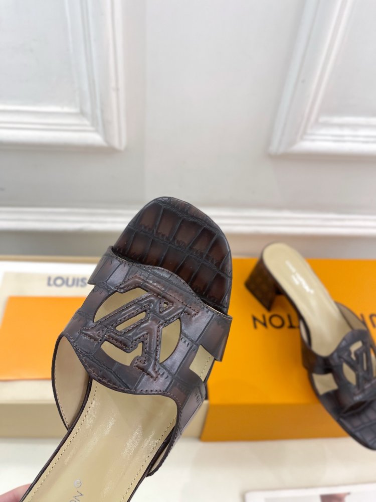 Босоножки фото 6