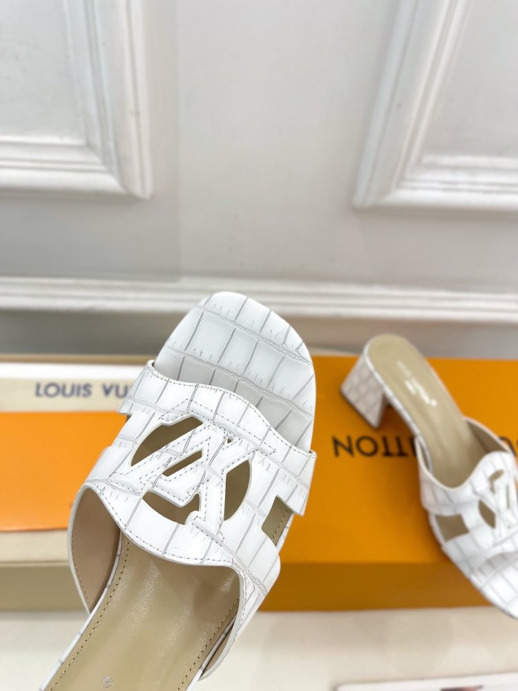 Босоножки фото 6