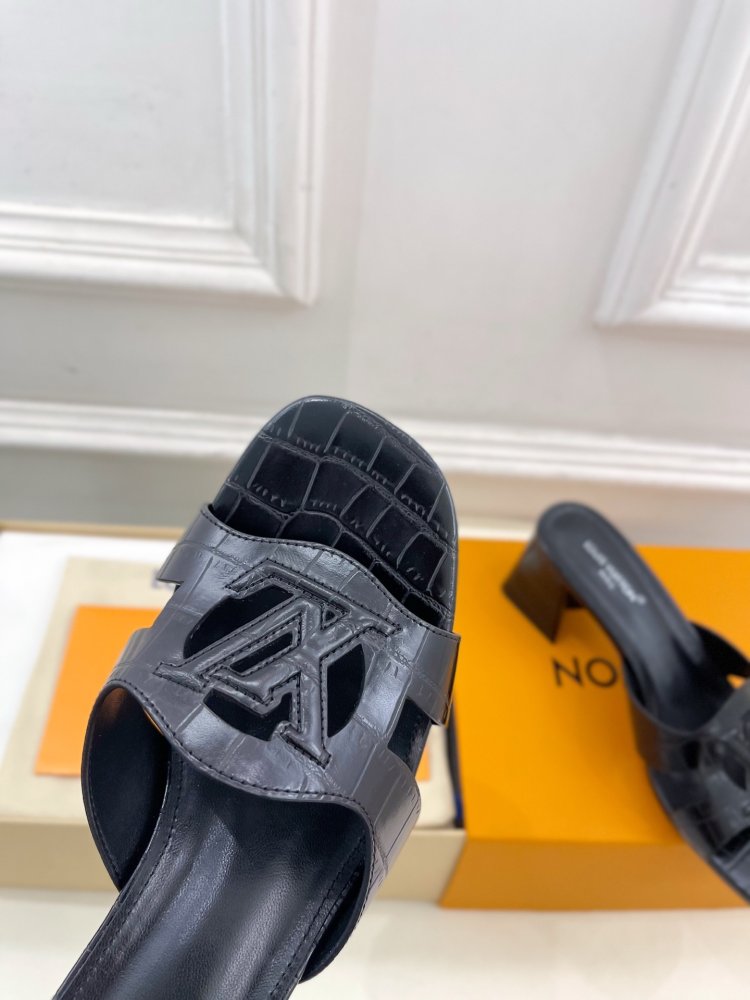 Босоножки фото 6