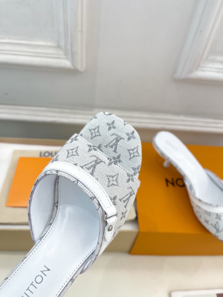 Босоножки фото 6