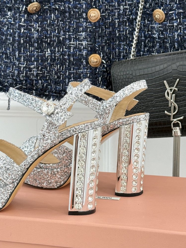 Босоножки фото 6