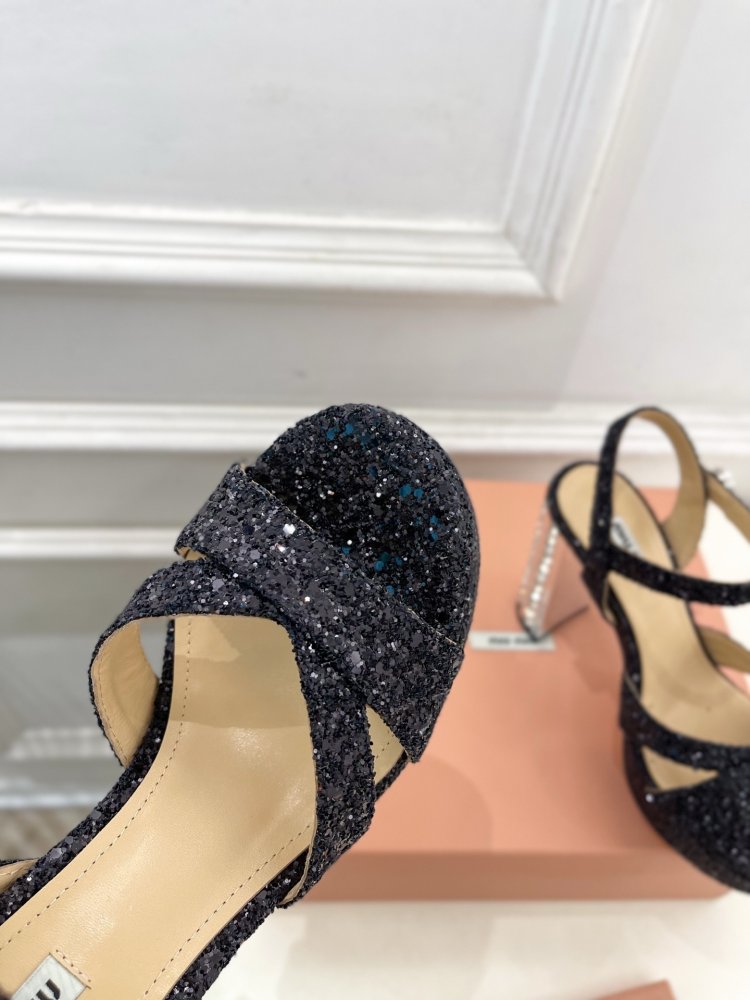 Босоножки фото 6