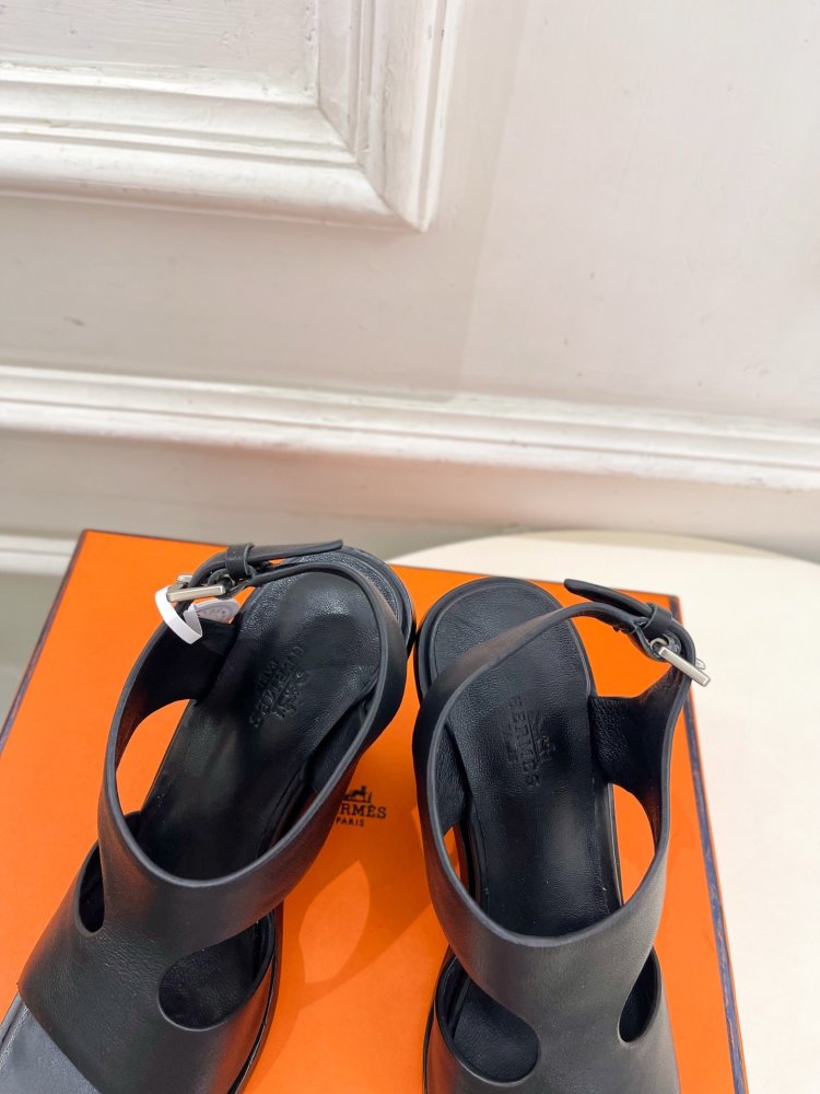 Босоножки фото 6