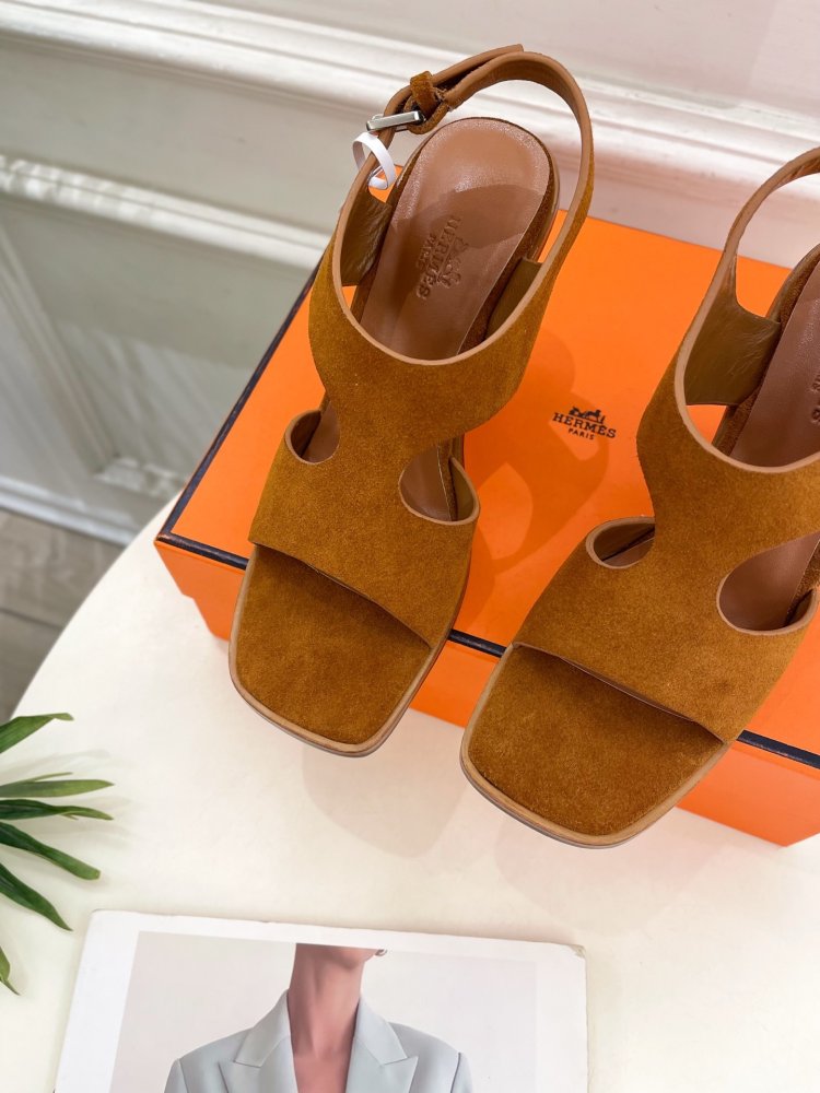 Босоножки фото 6