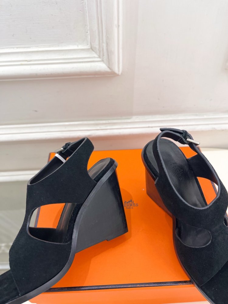 Босоножки фото 6