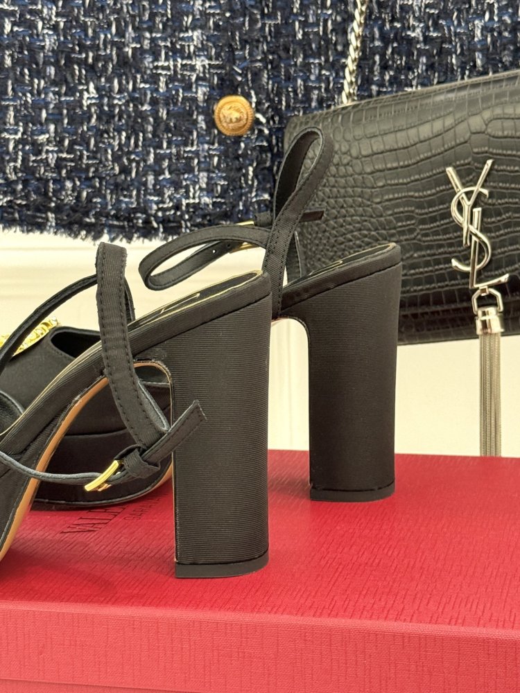 Босоножки фото 6