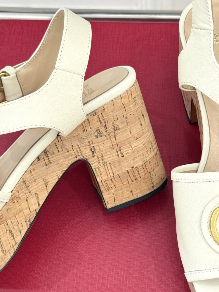 Босоножки фото 6