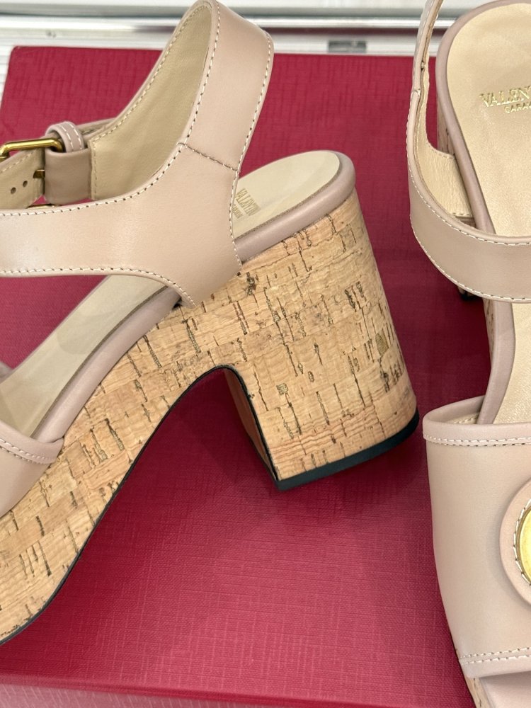 Босоножки фото 6