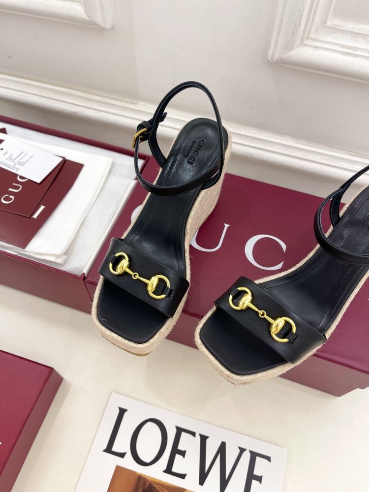 Босоножки фото 6