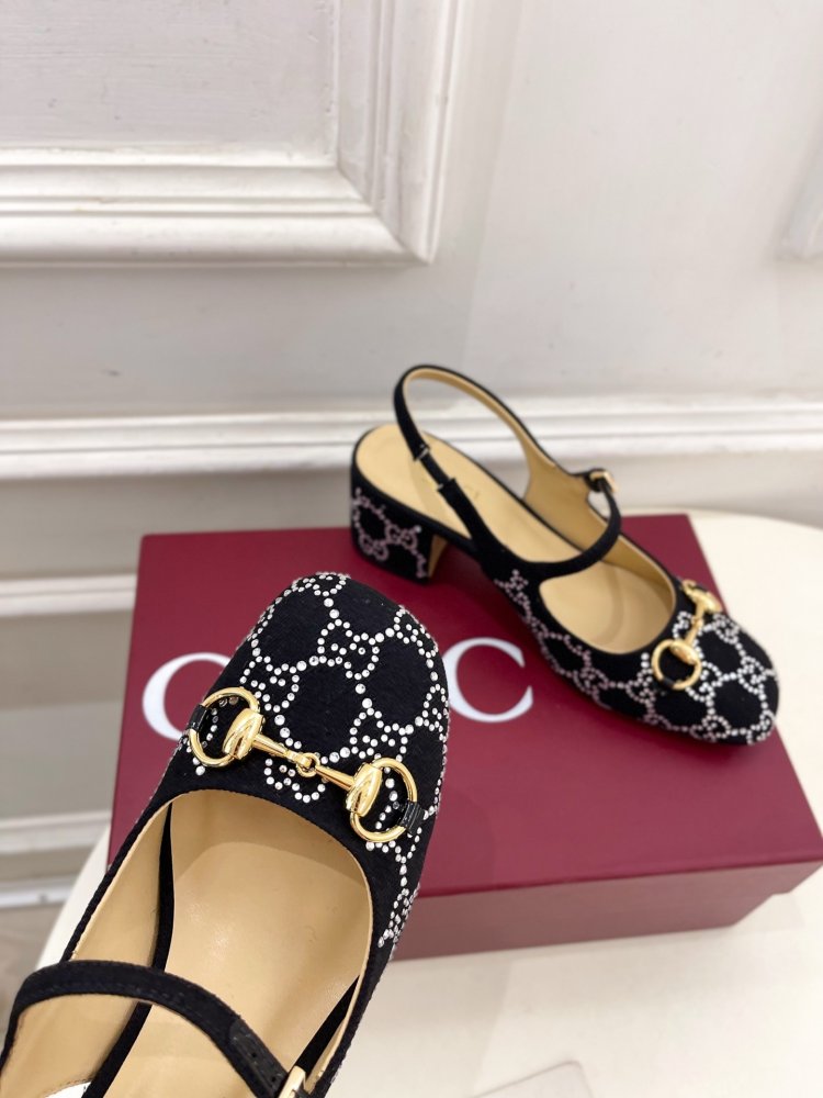 Босоножки фото 6