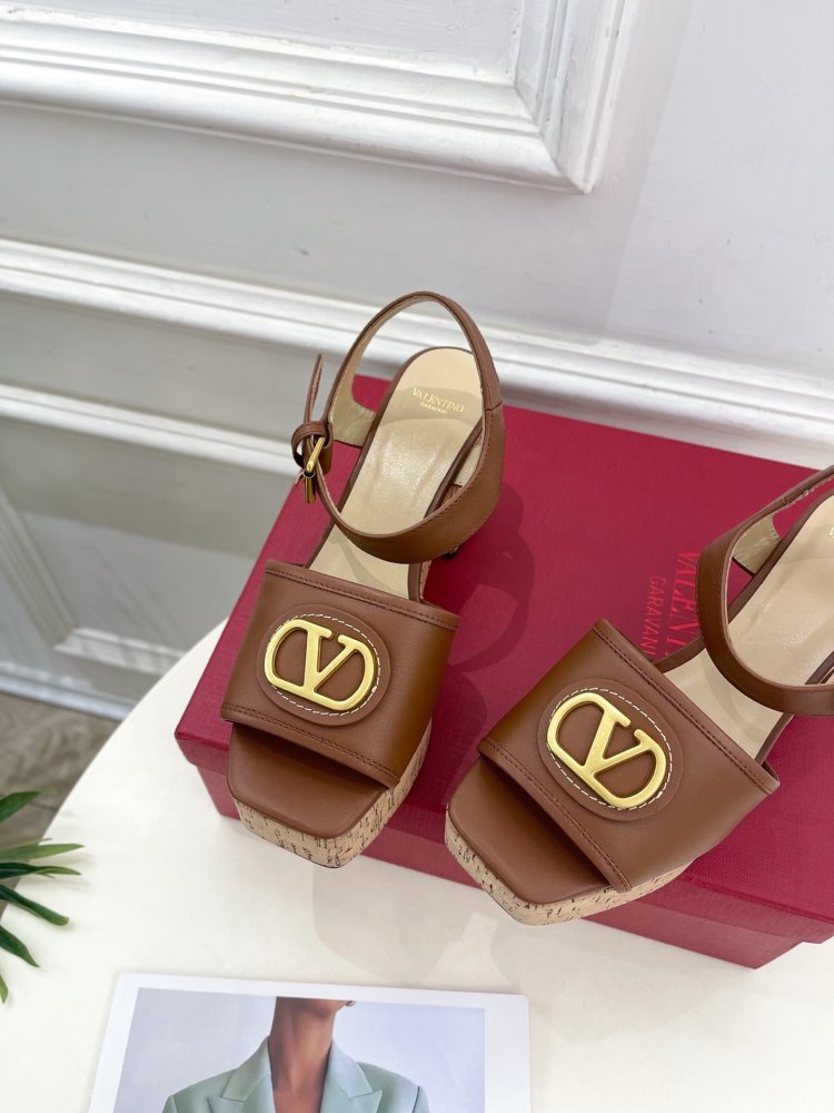 Босоножки фото 6