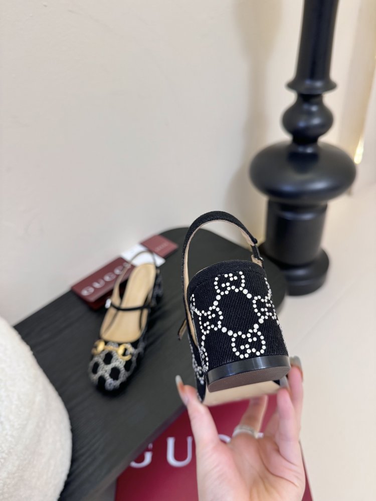 Босоножки фото 6