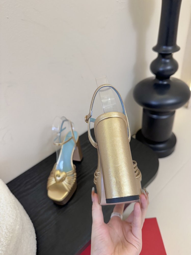 Босоніжки фото 6