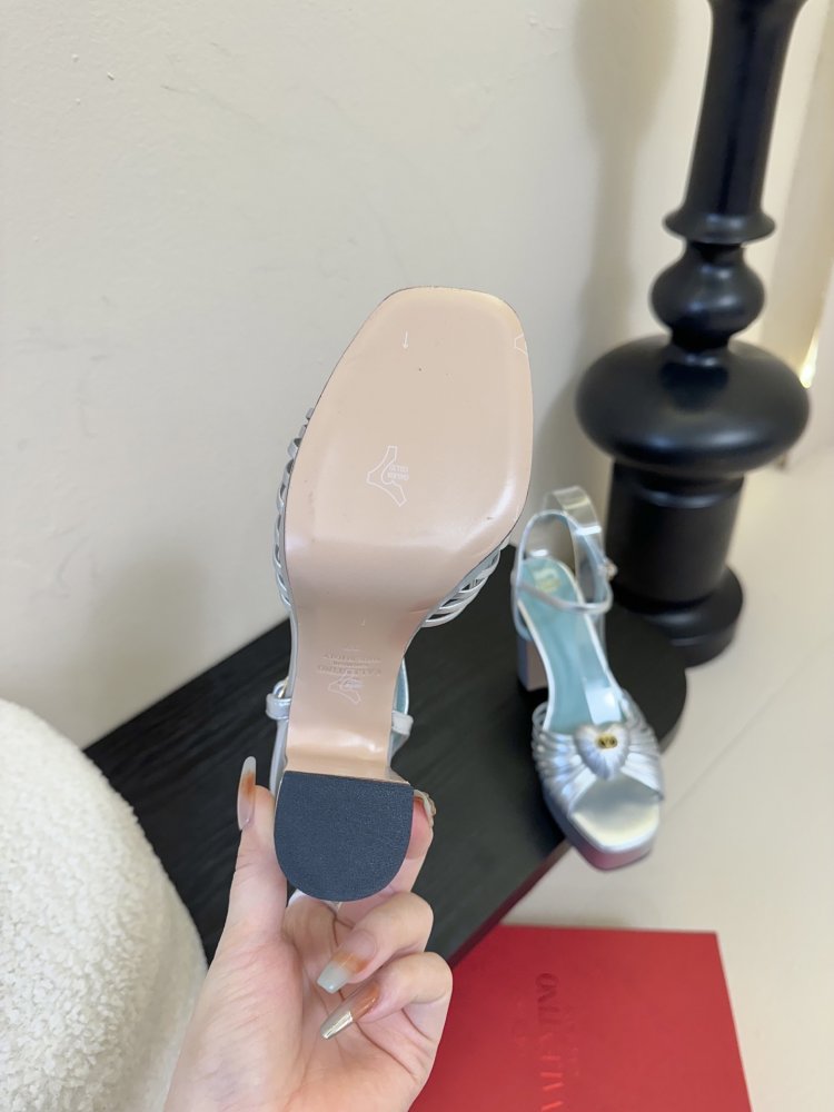 Босоніжки фото 6