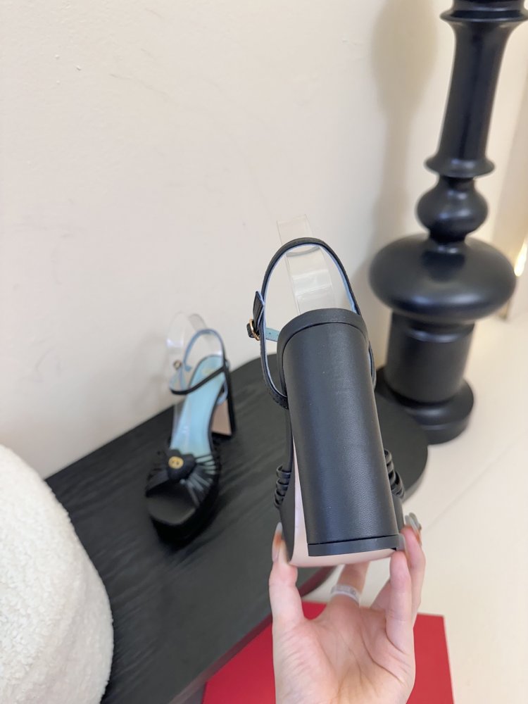 Босоніжки фото 6