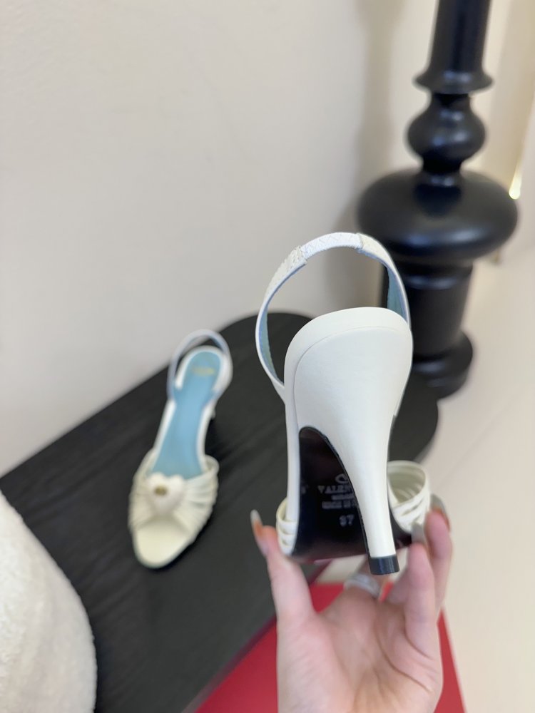 Босоніжки фото 6