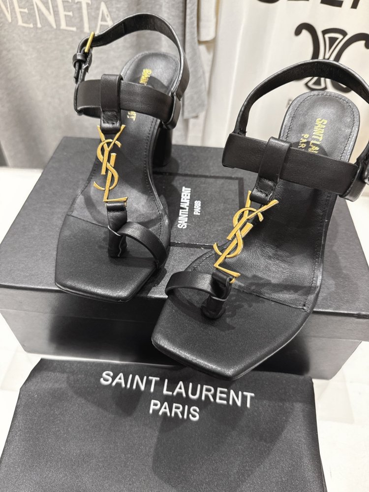 Босоніжки фото 6