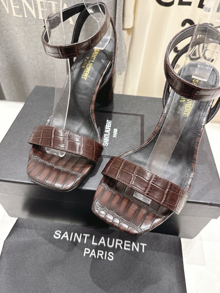 Босоніжки фото 6