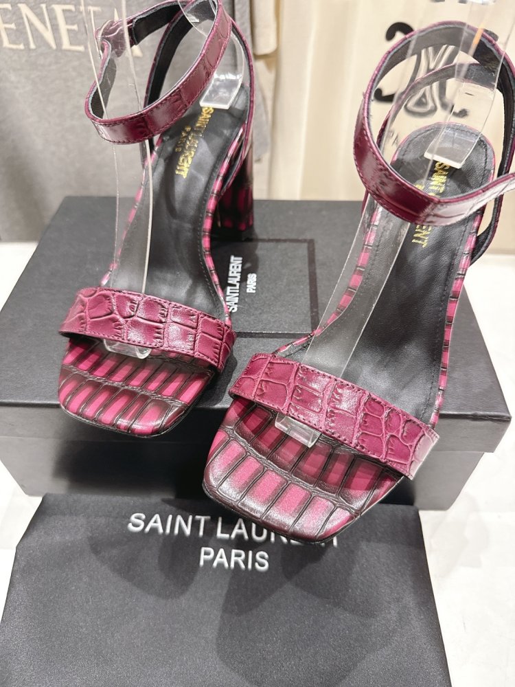 Босоніжки фото 6