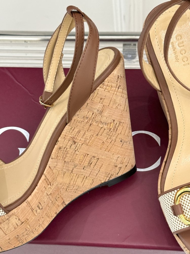 Босоножки фото 6