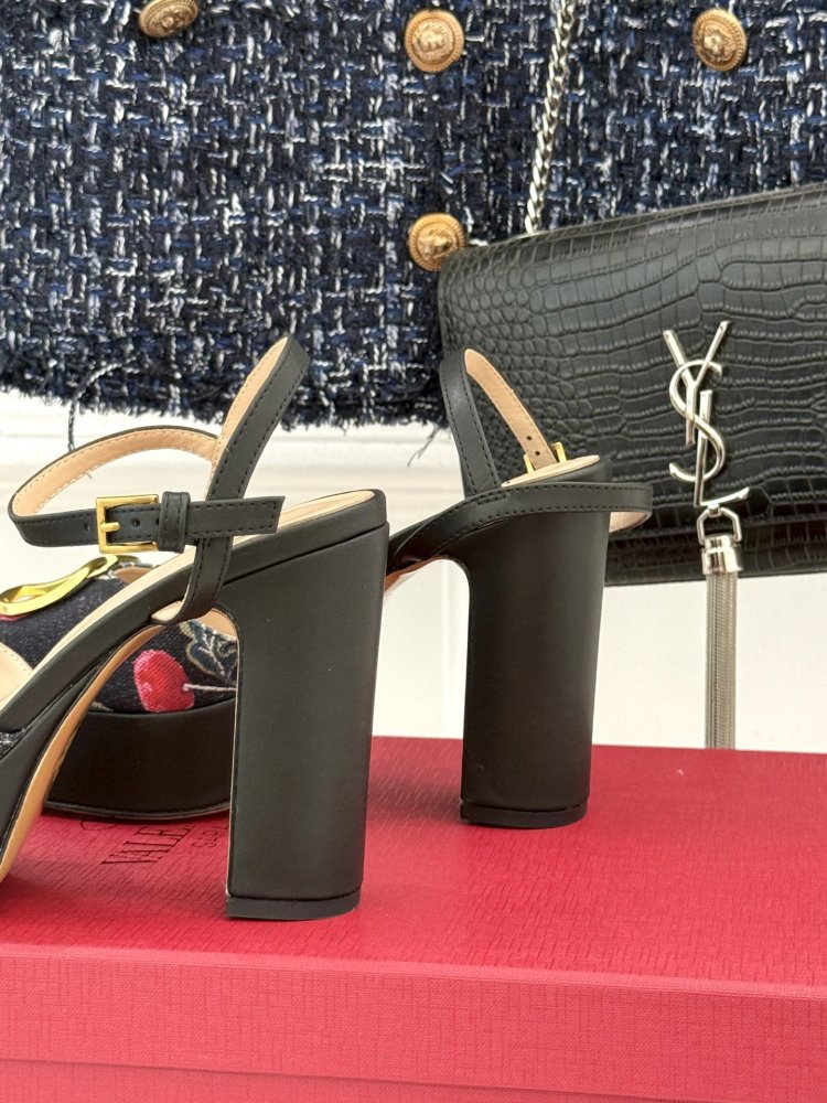 Босоножки фото 6