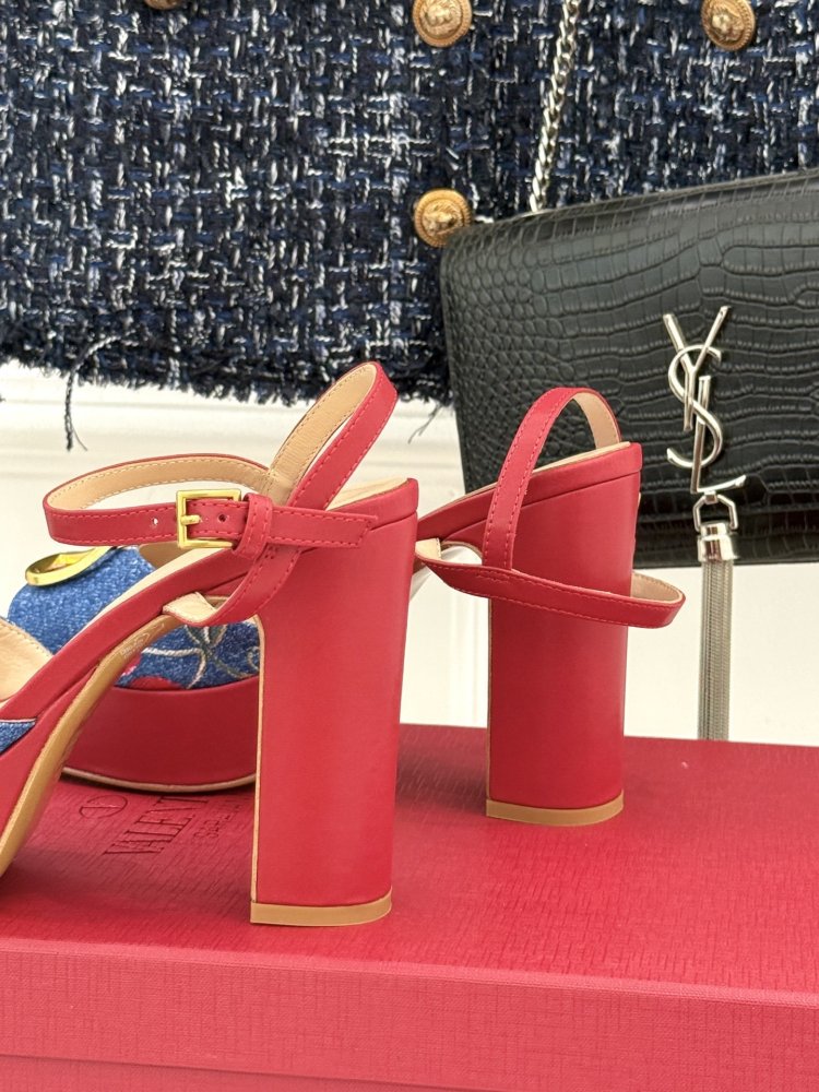 Босоножки фото 6